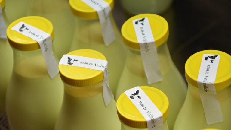 Гърците ще бойкотират млечните продукти заради нереално високи цени