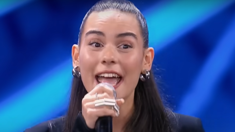 Млада българка впечатли Италия с уникалния си глас и харизма на сцената