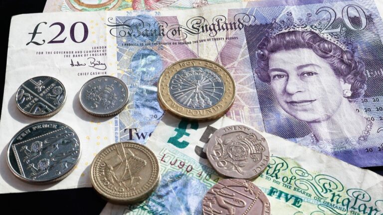 Британското правителство предприема мерки след злоупотреби със социални помощи от българи