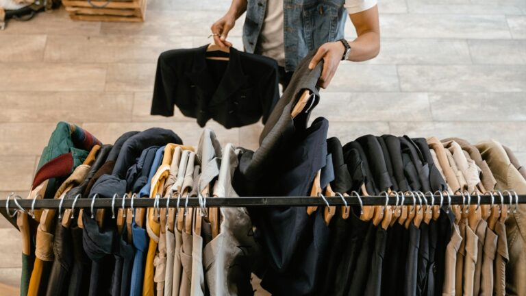 Работата в склад за дрехи до Бирмингам