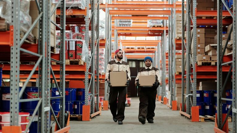 Работа в склад във Великобритания